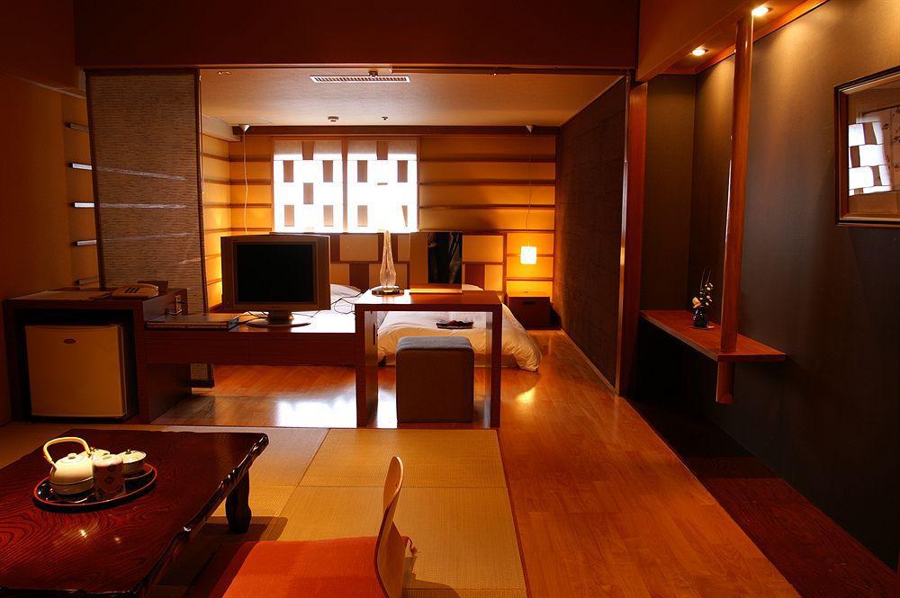 Hotel Ichiei Ōsaka Eksteriør bilde